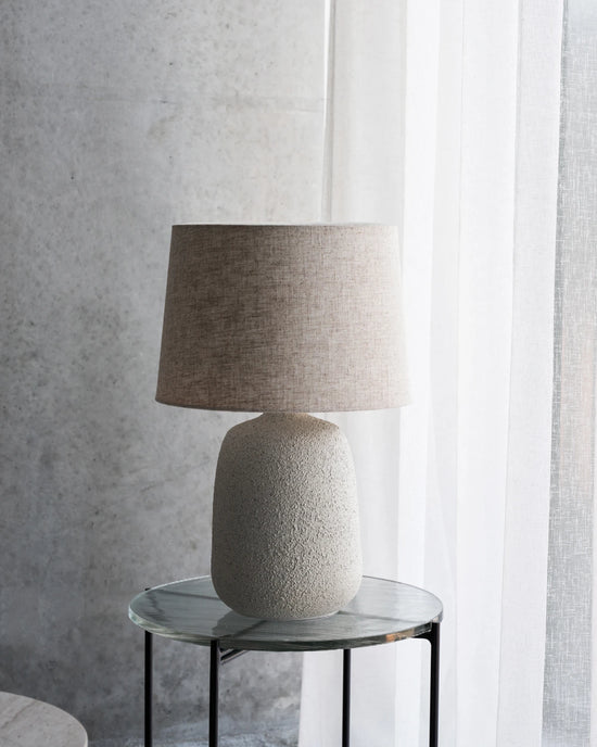 Bordlampe inkl. lampeskærm, HDTana, Råhvid
